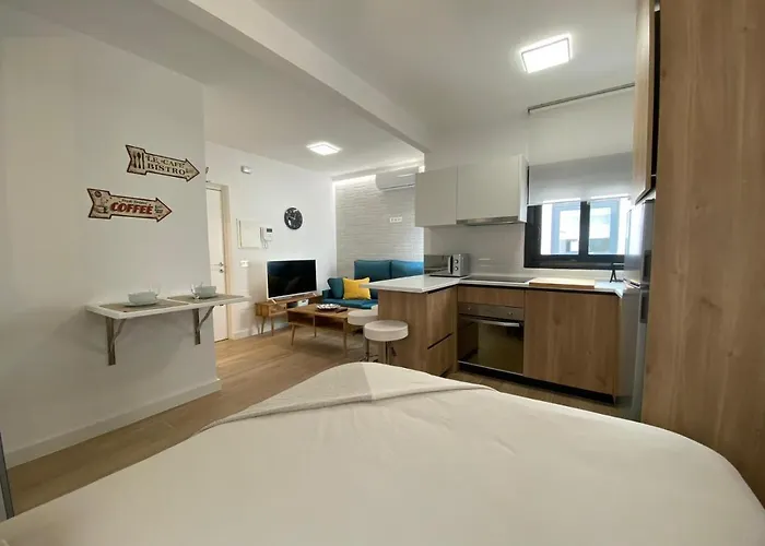 Lovely Private Center شقة